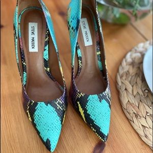 Steve Madden Multi Color Snake Print Pumps